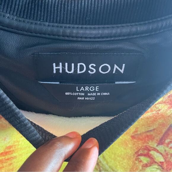 Hudson Renaissance Painting Sweater - Picture 7 of 9